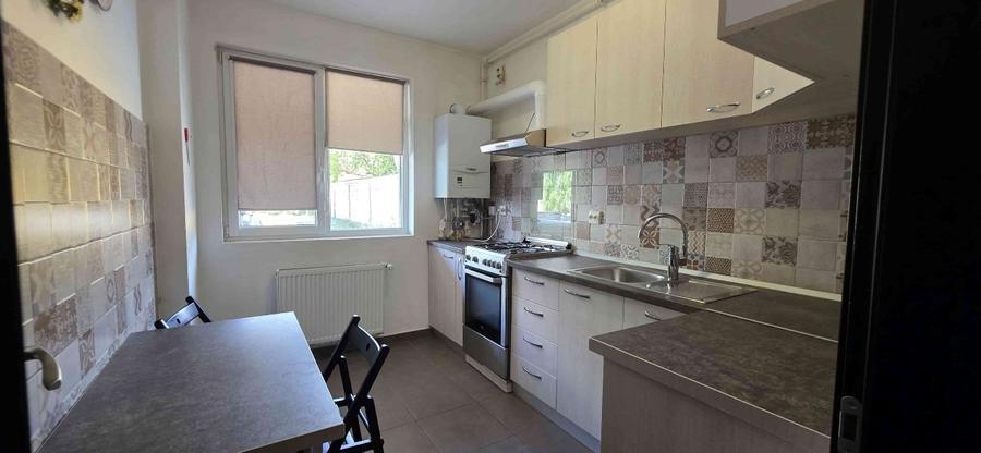 Apartament cu 2 camere decomandat, mobilat în Central