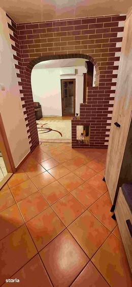 Apartament cu 3 camere decomandat în Gară