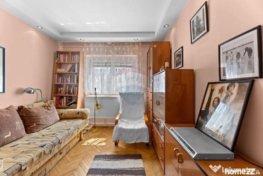 Apartament cu 3 camere decomandat în Podgoria