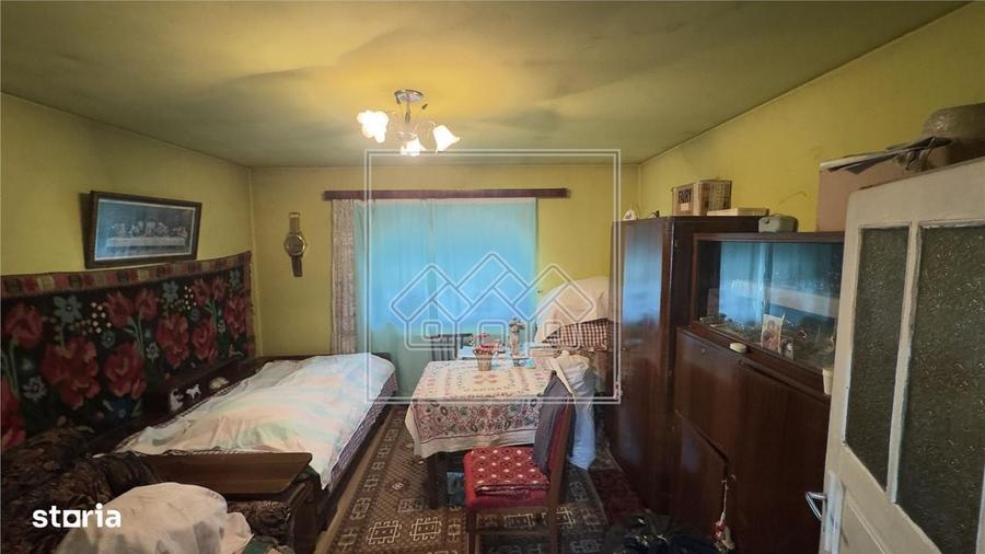 Casă cu 2 camere în Central