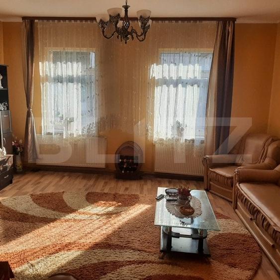 Casă individuală cu 4 camere cu Canalizare în Exterior Est