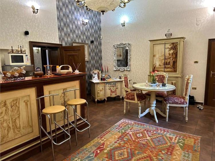 Apartament cu 3 camere decomandat în P-ța Unirii