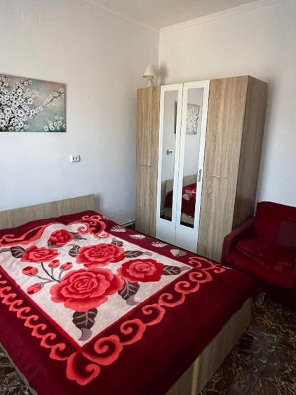 Casă individuală cu 8 camere cu Teren 3000 Mp în Firiteaz