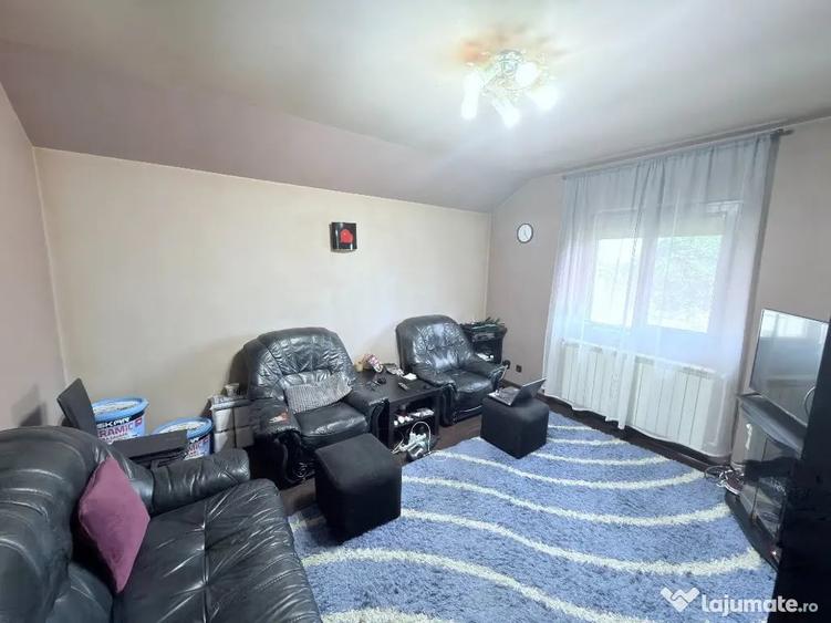 Casă cu 4 camere cu Teren 500 Mp în Central