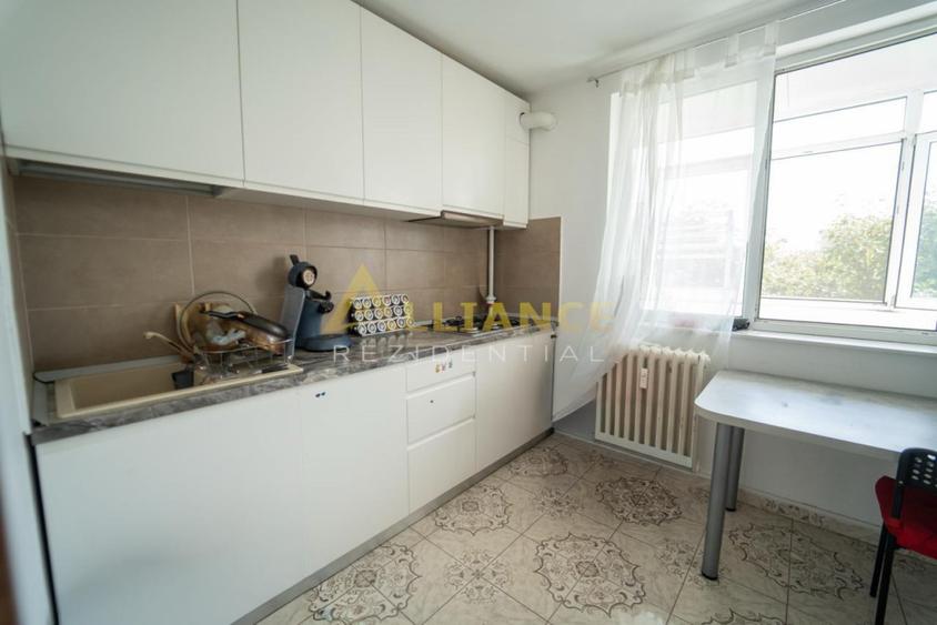 Apartament cu 2 camere semidecomandat în Berceni