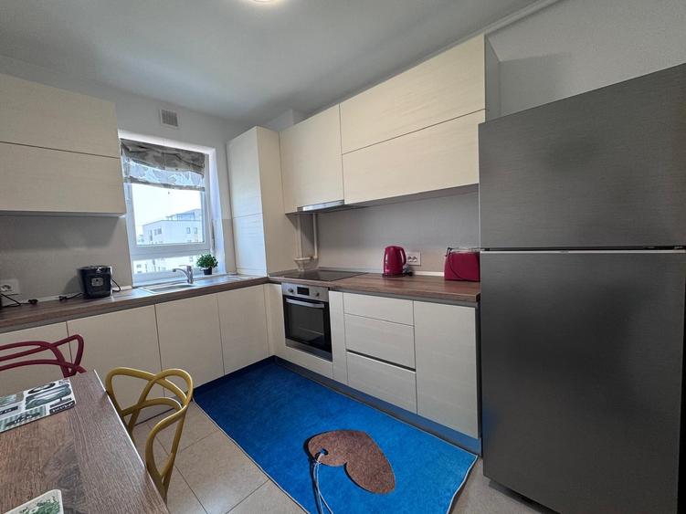 Apartament cu 2 camere decomandat, mobilat în Tractorul