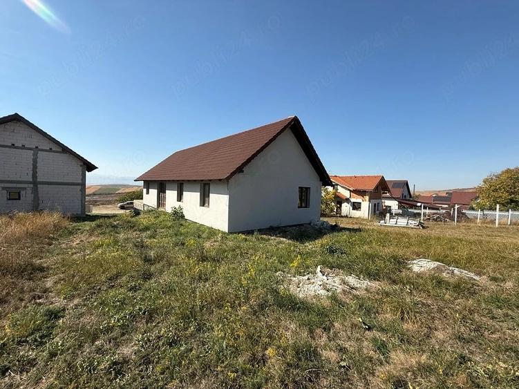 Casă cu 4 camere cu Teren 495 Mp în Șura Mare