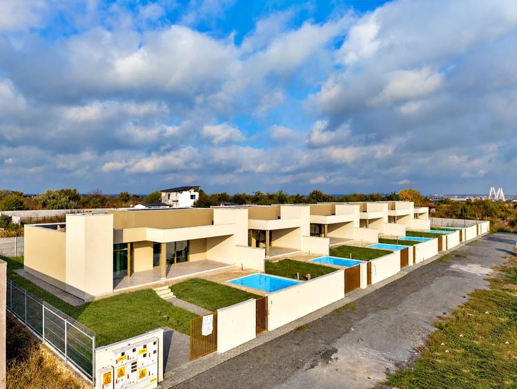 Casă cu 4 camere cu Piscina în Agigea