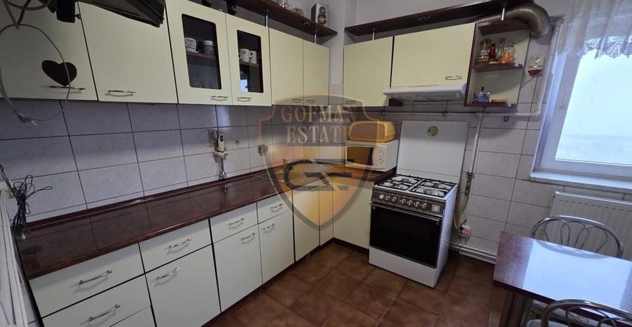 Apartament cu 4 camere decomandat, mobilat în Tomis II