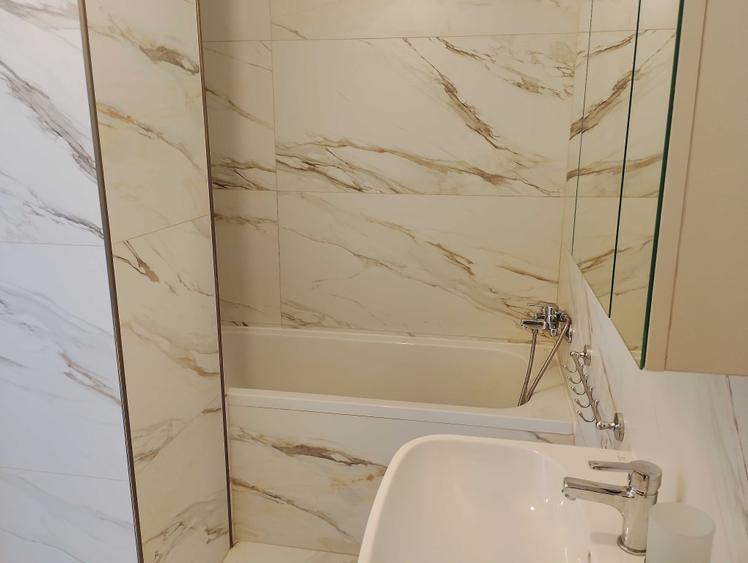 Apartament cu 2 camere decomandat în Torontalului