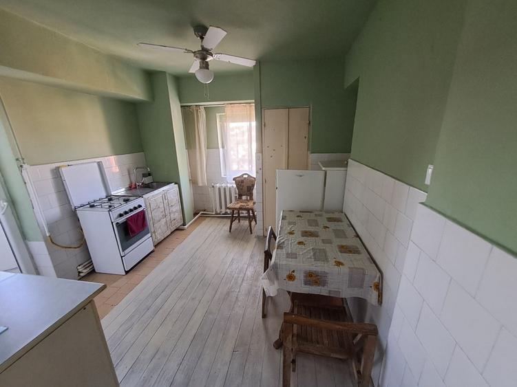 Apartament cu 2 camere semidecomandat în Exterior Vest