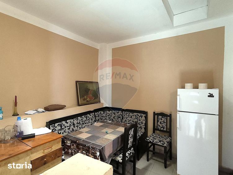 Casă cu 2 camere cu Teren 913 Mp în Central