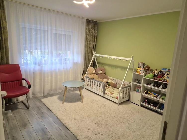 Apartament cu 4 camere decomandat în Lunca Apei