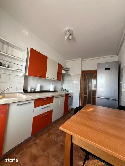 Apartament cu 3 camere decomandat, mobilat în Gară