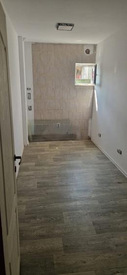Spațiu comercial, de 150 mp, în Central