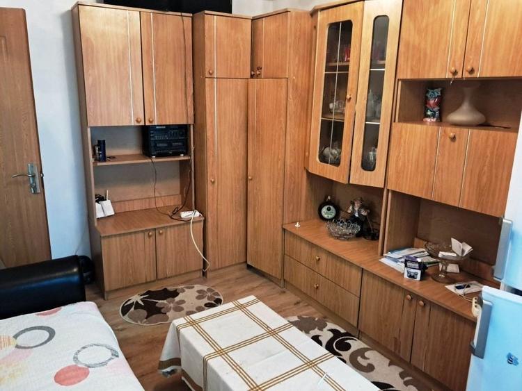 Apartament cu 2 camere semidecomandat, mobilat în 9 Mai