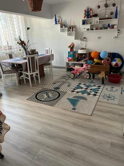 Casă cu 6 camere cu Teren 750 Mp în Agigea