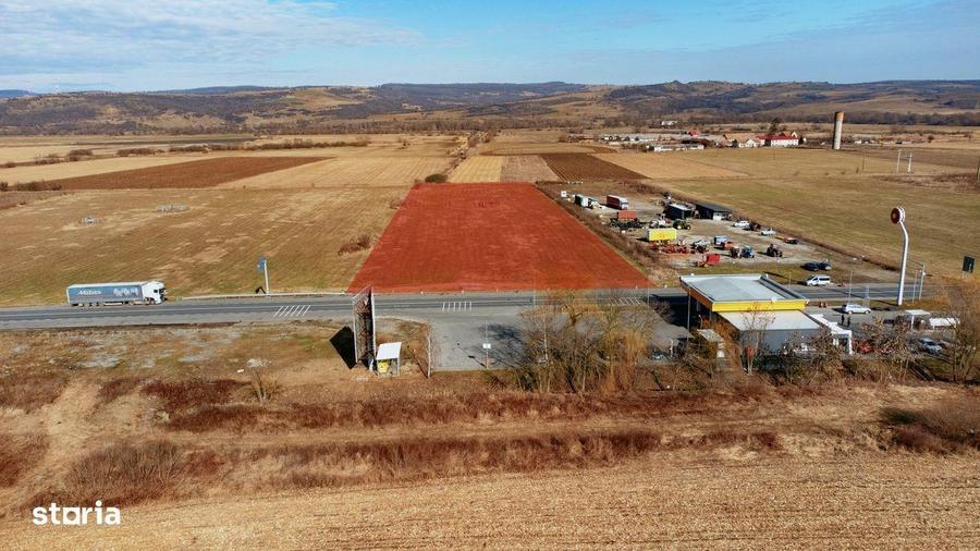Teren de 11500 mp, în Central