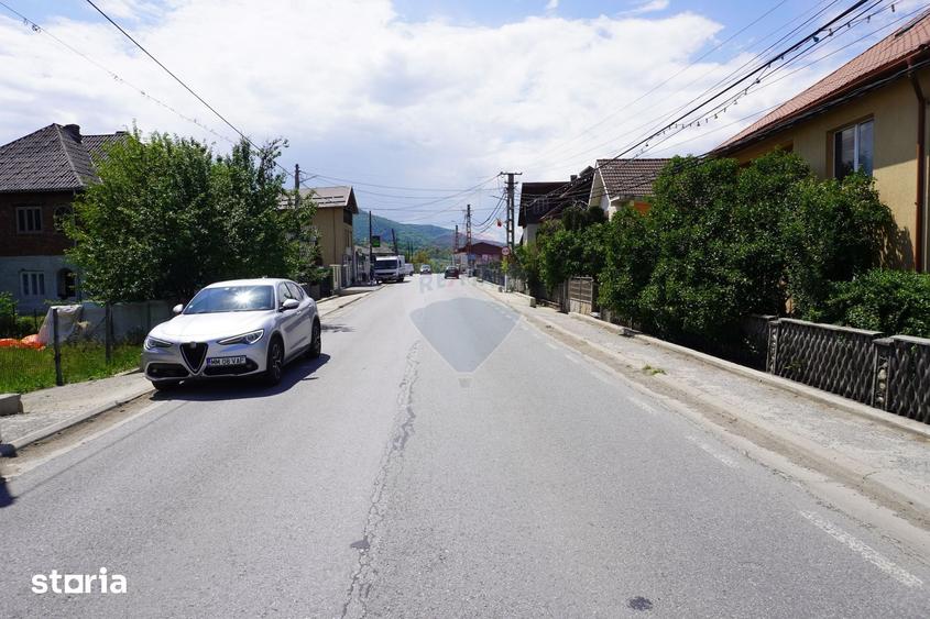 Casă cu 3 camere cu Teren 1922 Mp în Săliște