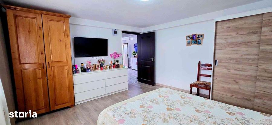Casă cu 3 camere cu Teren 796 Mp în Vâlcea