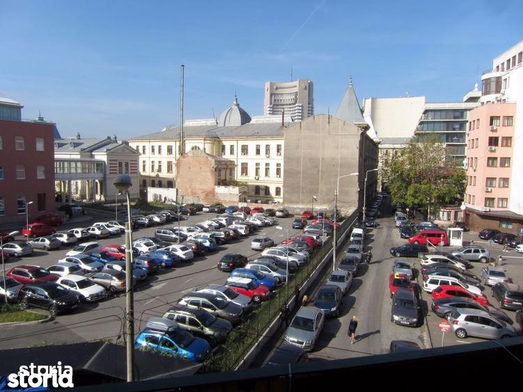 Apartament cu 3 camere în Centrul Istoric