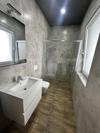 Casă individuală cu 5 camere cu Canalizare în Unirea