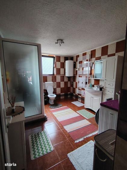 Casă cu 4 camere în Zimandcuz