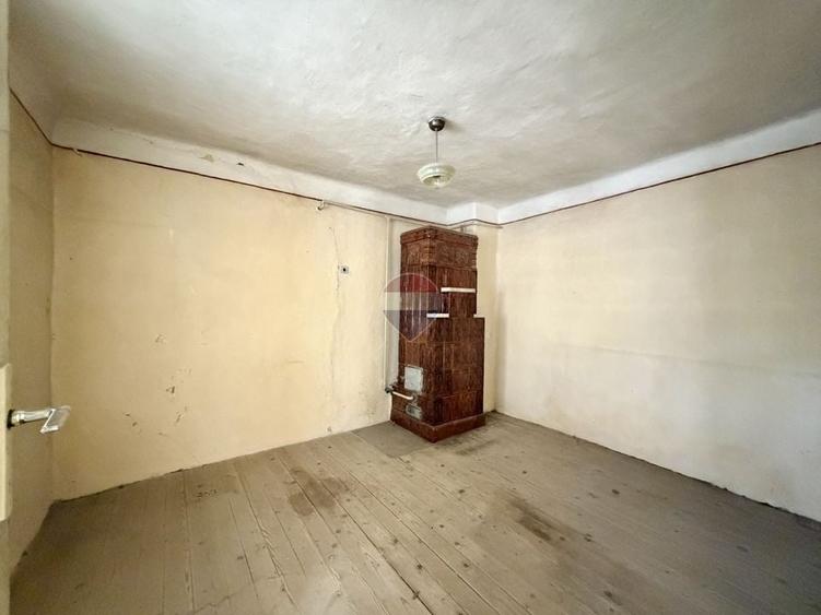Casă cu 3 camere cu Teren 251 Mp în Andronache