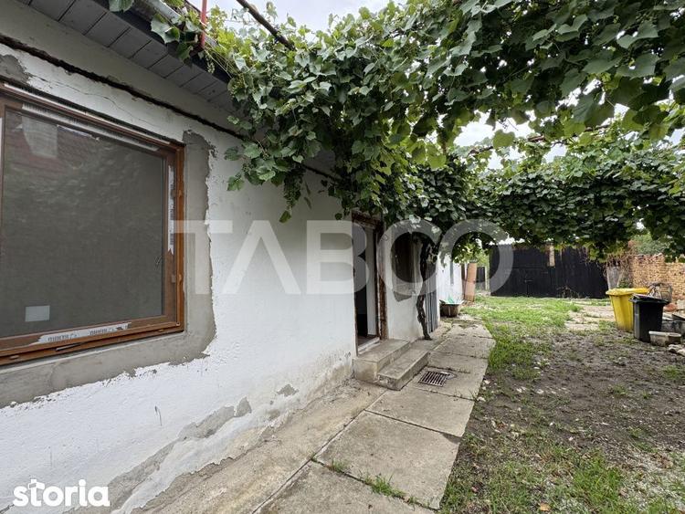 Casă cu 2 camere cu Canalizare în Cristian