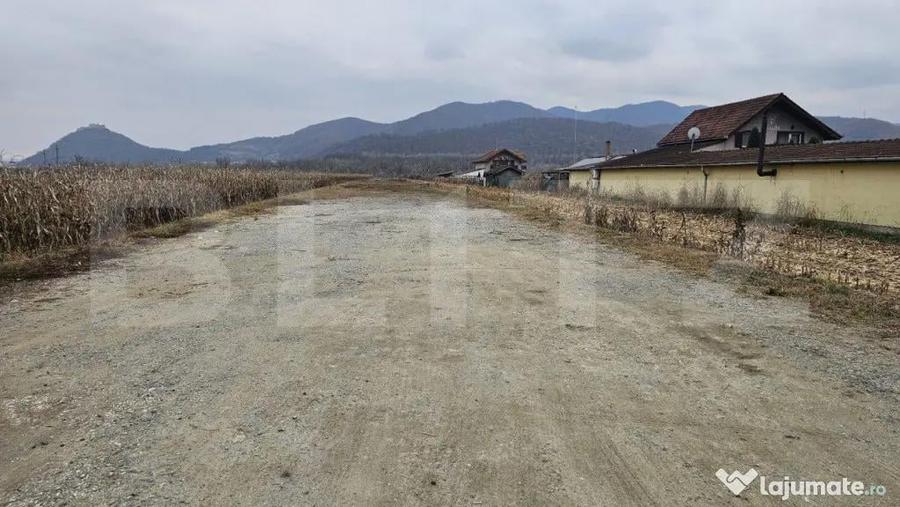 Teren de 2600 mp, în Șoimuș