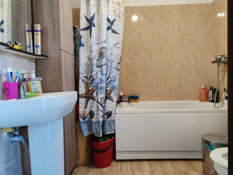 Casă cu 5 camere cu Teren 250 Mp în Cernica