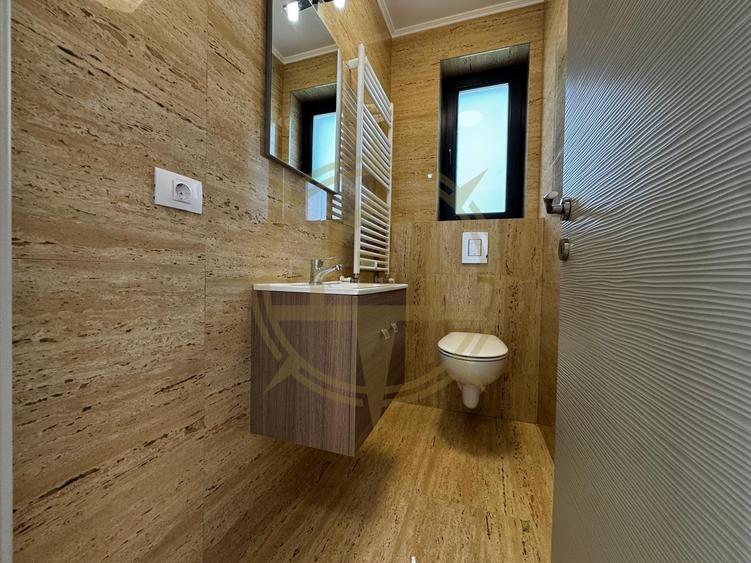 Casă cu 5 camere cu Teren 500 Mp în Dumbrăveni
