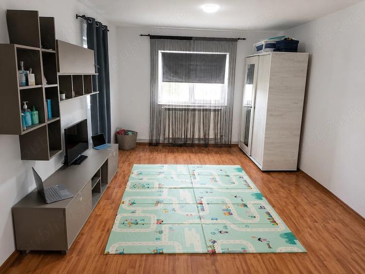 Apartament cu 2 camere decomandat în Broșteni