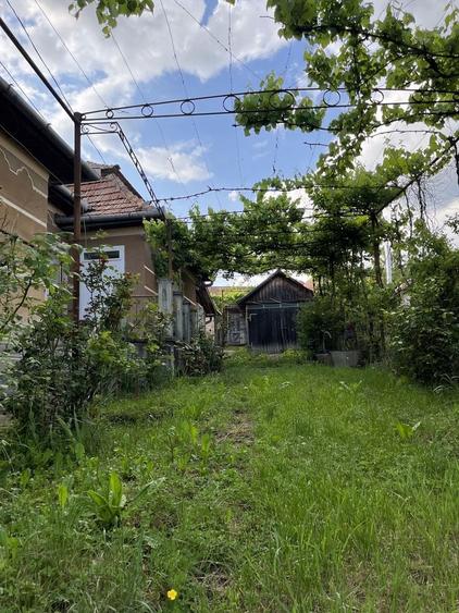 Casă cu 4 camere în Luna