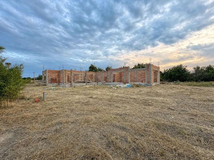 Teren Construcții intravilan de 2633 mp, în Bazoșu Nou