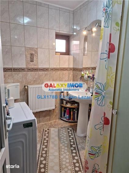 Casă cu 5 camere cu Teren 3190 Mp în Răcari