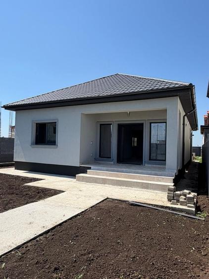 Casă cu 4 camere cu Teren 450 Mp în Cumpăna