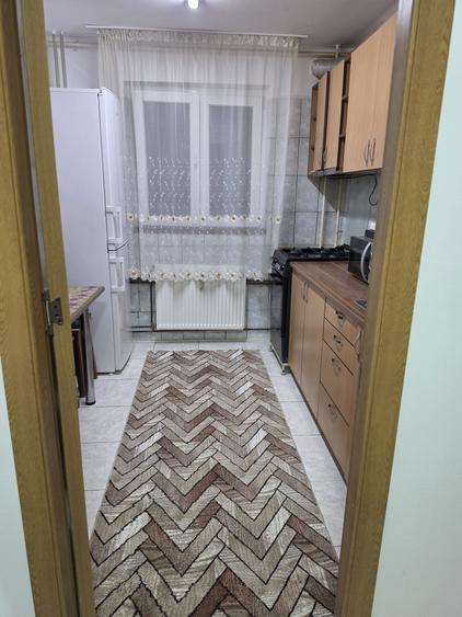 Apartament cu 2 camere decomandat în Runcu