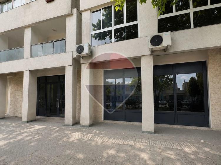 Spațiu comercial, de 137 mp, în Faleza Nord