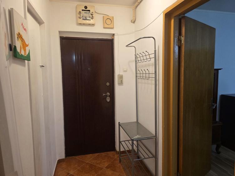 Apartament cu 2 camere semidecomandat în Obor