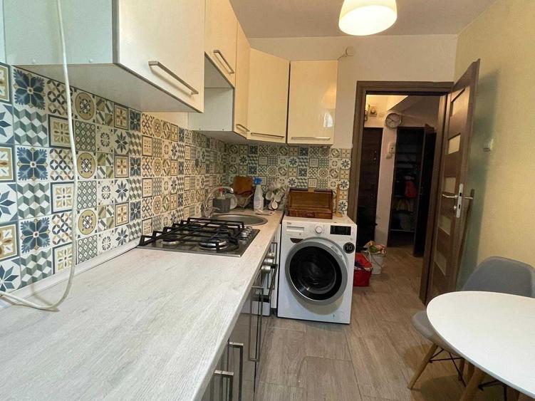 Apartament cu 2 camere decomandat în Exterior Vest