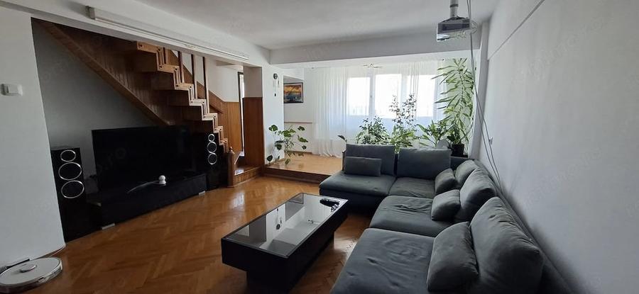 Apartament cu 4 camere decomandat în Olimpia-Stadion