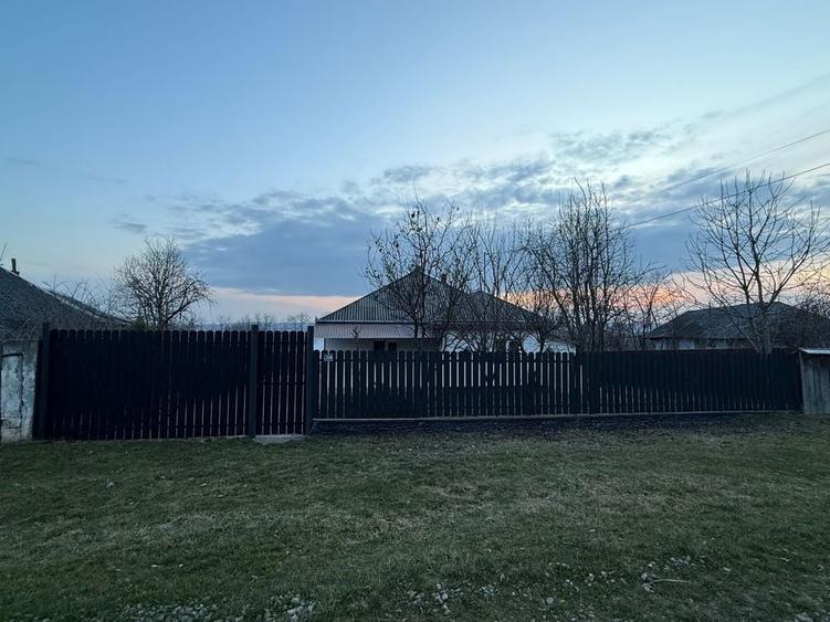 Casă cu 3 camere în Bursuc-Vale