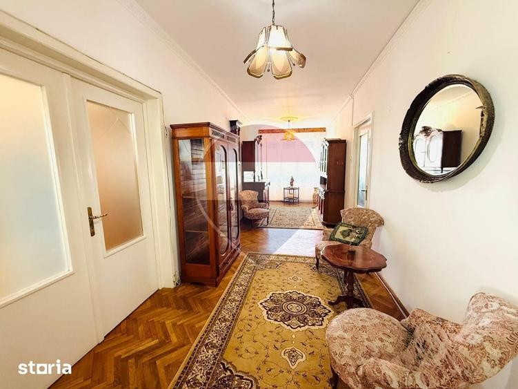 Apartament cu 4 camere în Ultracentral