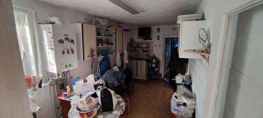 Casă cu 4 camere în Ghiocel