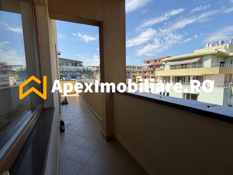 Apartament cu 4 camere decomandat în Herăstrău