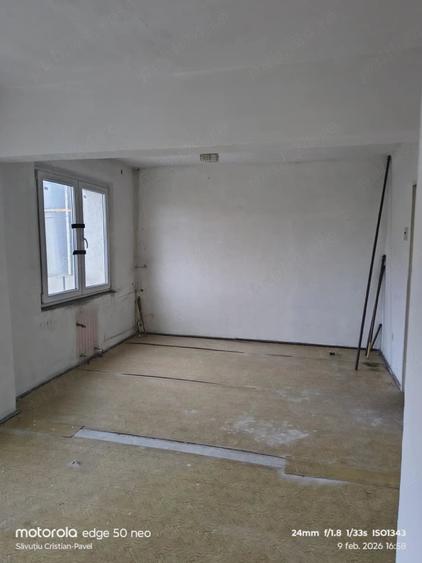 Apartament cu 4 camere decomandat în Central