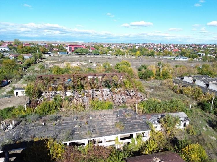 Teren Construcții intravilan de 88790 mp, în Șendreni
