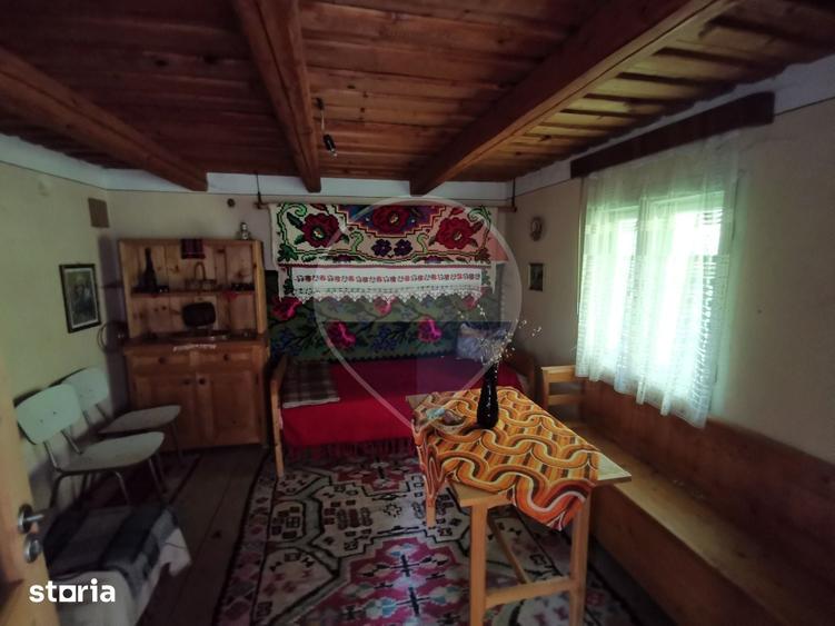 Casă cu 4 camere cu Teren 899 Mp în Giulești