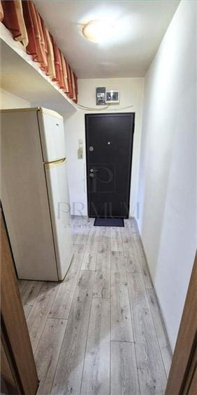 Apartament cu 3 camere semidecomandat în Olimpia-Stadion